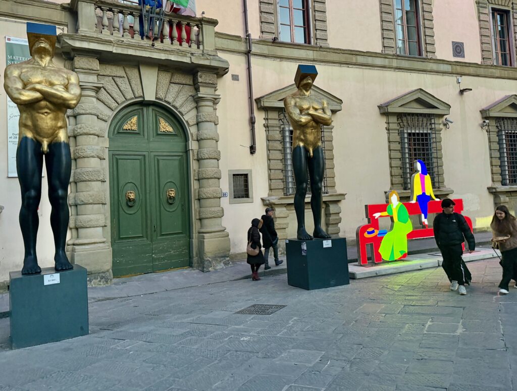 img3237 C'è un minestrone di scadente arte pubblica contemporanea ai piedi del Duomo di Firenze