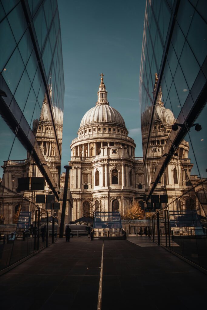 La Cattedrale di St.Paul. Photo di Nirmal Rajendharkumar via Unsplash