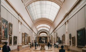 Il Tribunale di Roma chiede la confisca per sei opere d’arte trafugate in Italia e finite al Louvre