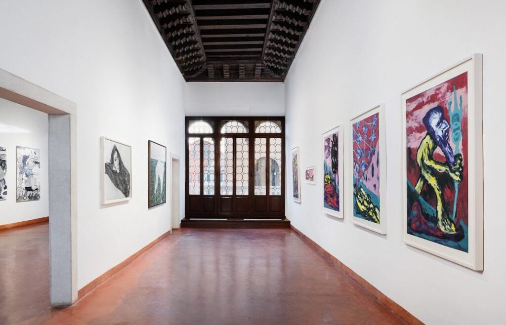 Cinque artisti che stanno ridefinendo la pittura contemporanea. La mostra a Venezia