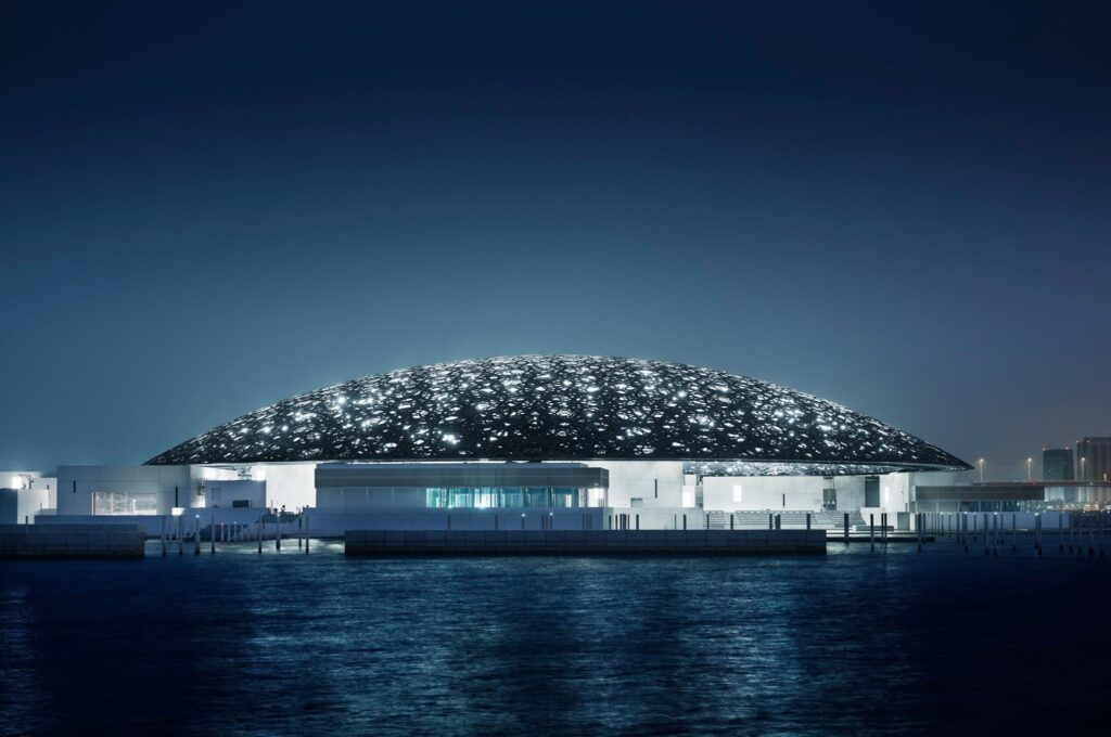 Veduta del Louvre di Abu Dhabi, UAE