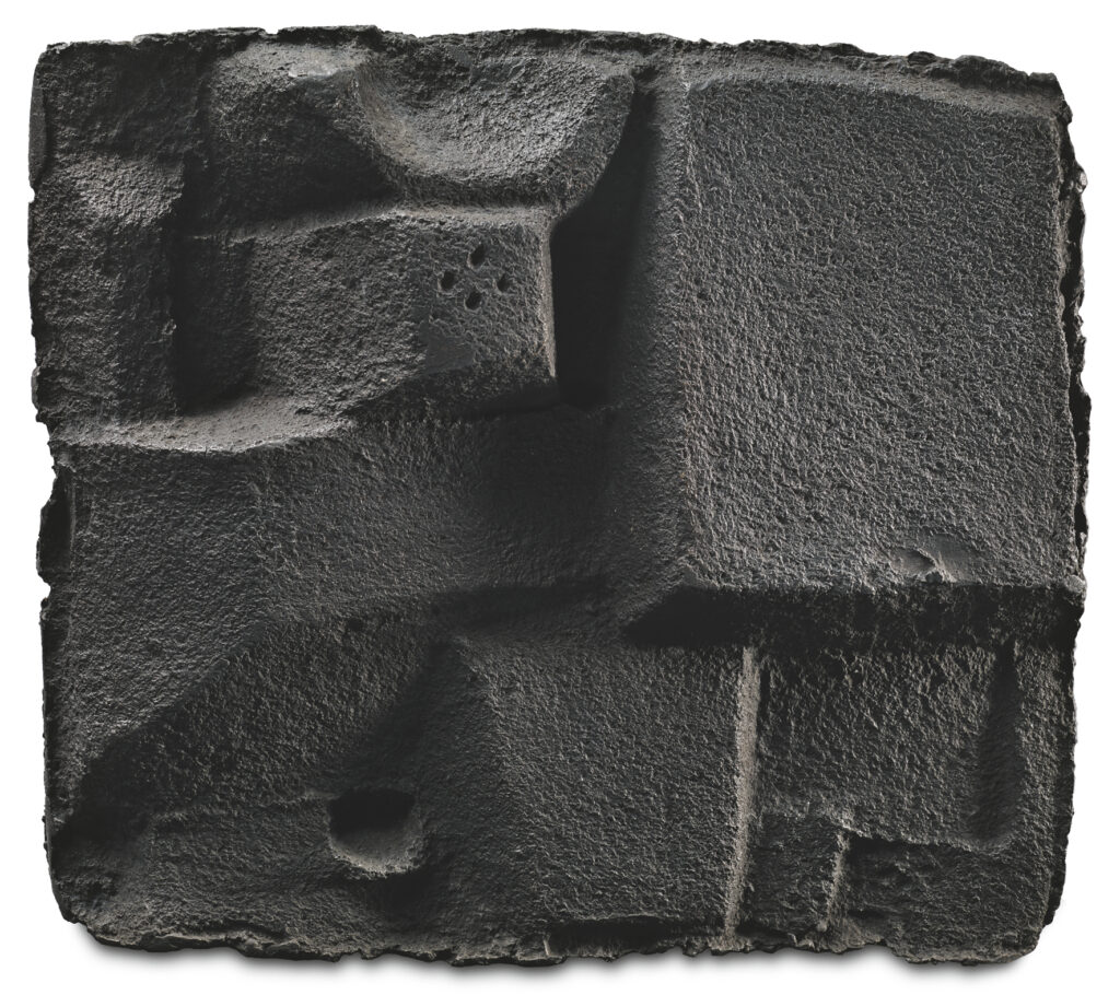 Costantino Nivola, Composizione astratta, Bronzo, 1985, courtesy Fondazione di Sardegna