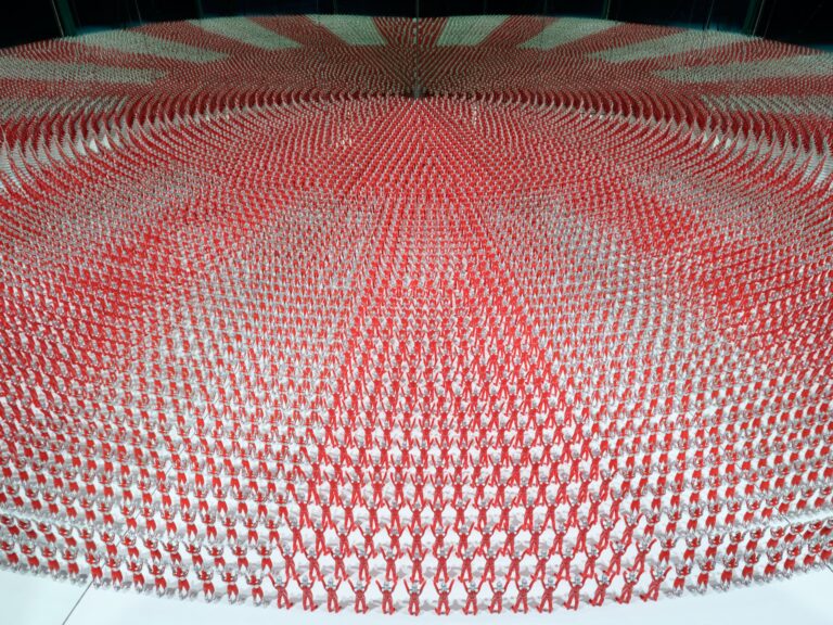 Yukinori Yanagi, “ICARUS”, Exhibition view, Pirelli HangarBicocca, Milan, 2025 ©YANAGI STUDIO. Courtesy the artist and Pirelli HangarBicocca, Milan. Photo Agostino Osio